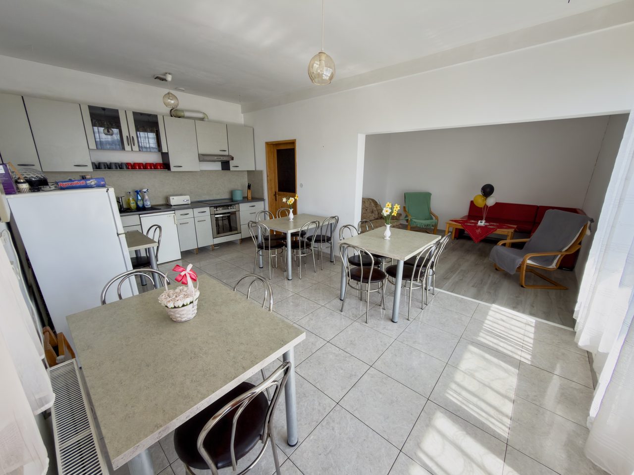 Bucătăria comună, complet utilată